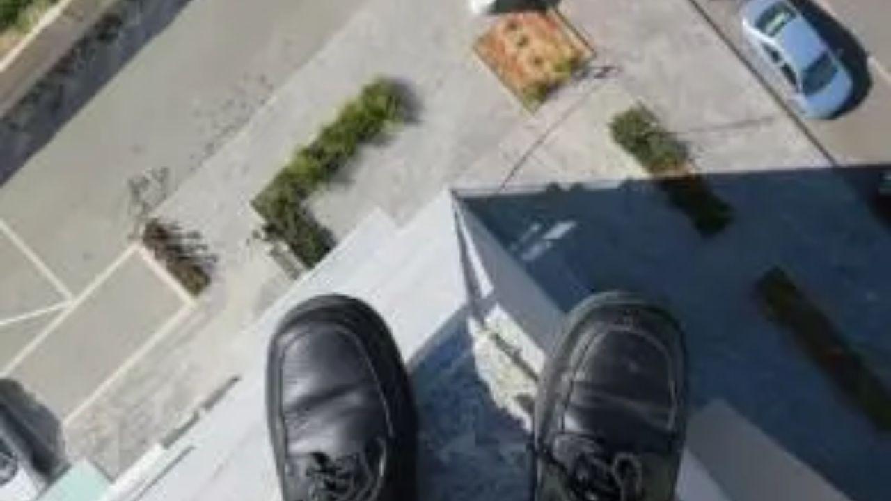 Patient rescued after threatening to jump from 5th floor ledge at Delhi hospital